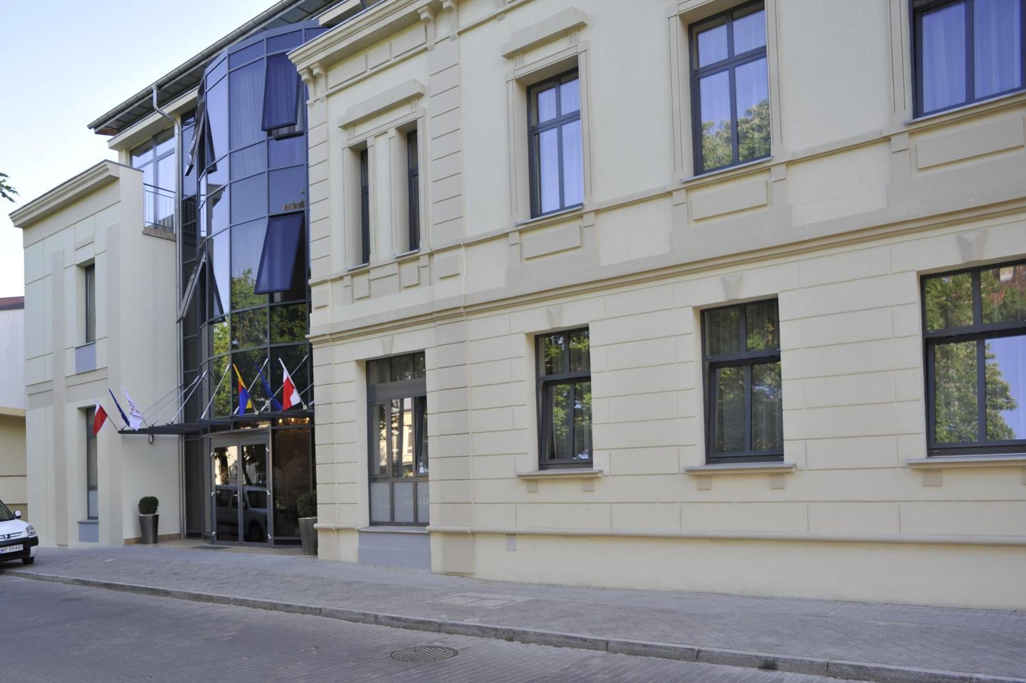 Hotel Starzynski Плоцк Экстерьер фото