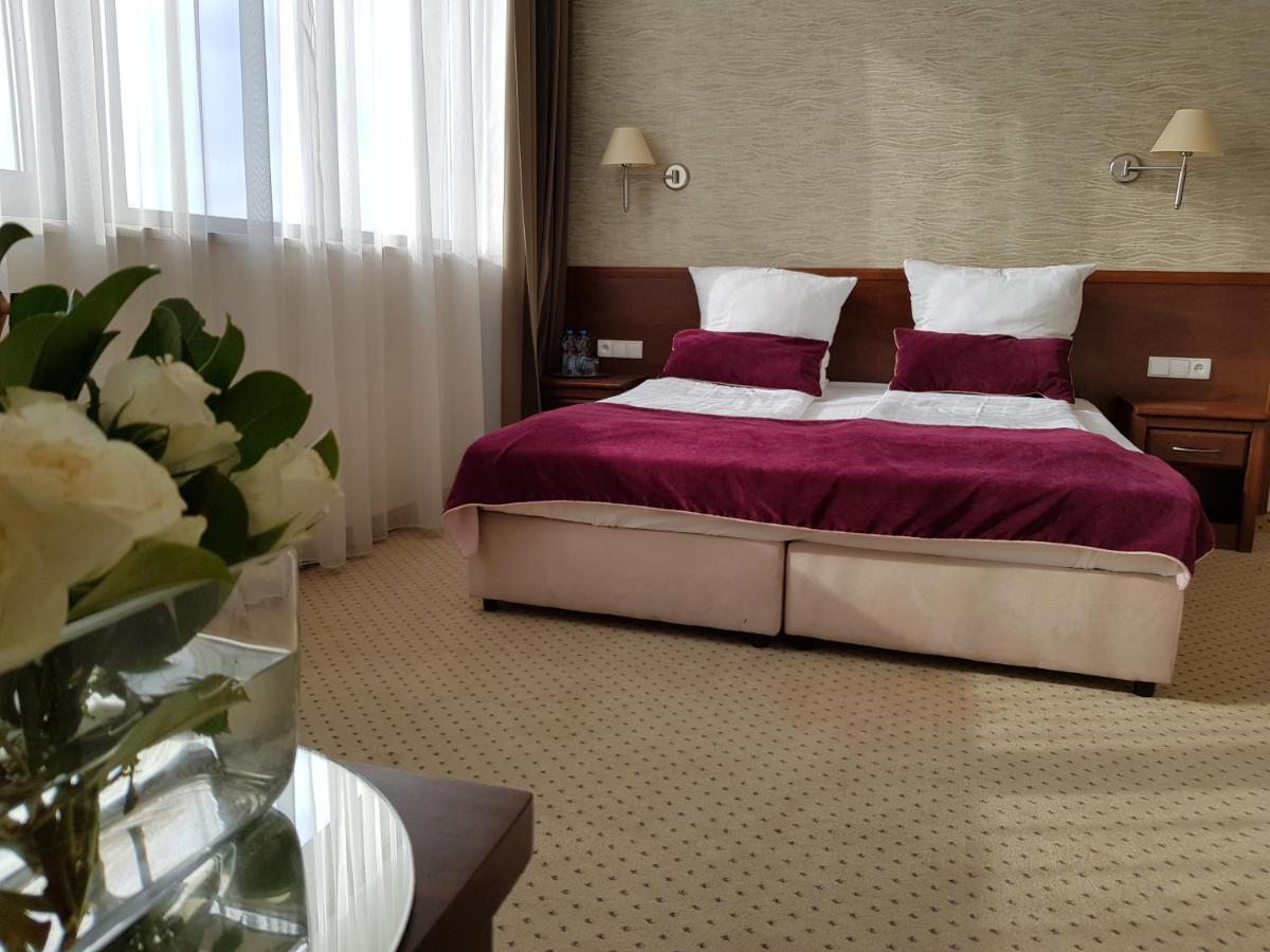 Hotel Starzynski Плоцк Экстерьер фото