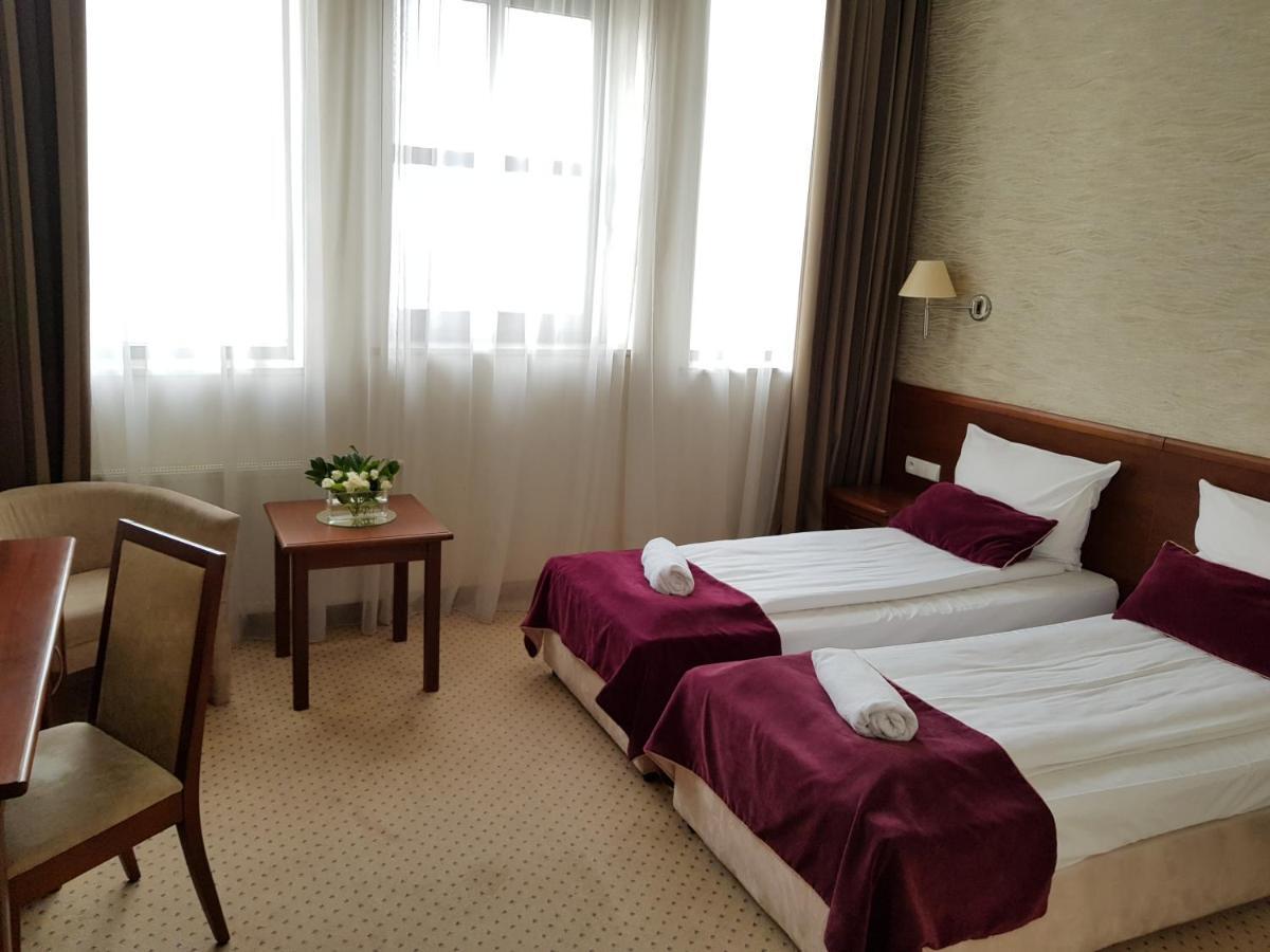 Hotel Starzynski Плоцк Экстерьер фото